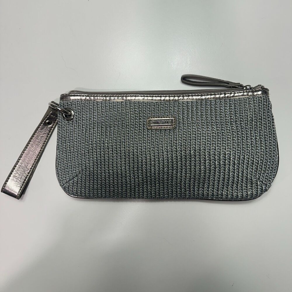 Silver‎ Metallic Crochet Knit Zipper Wristlet Clutch Purse One Size
